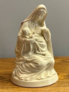 Vintage Lefton Porcelain Madonna & Child Musical Figurine